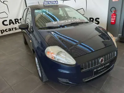Usata Fiat Grande Punto Dynamic 77 CV (56 kW) 2009 Blu notte pastello Utilitaria