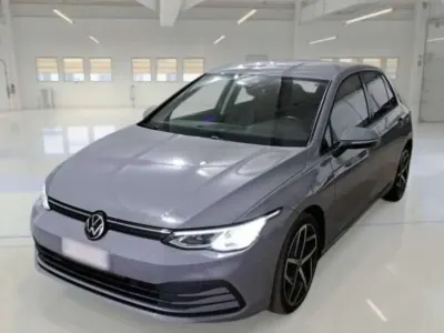 Usata VW Golf VIII Style 150 CV (110 kW) 2023 Mondsteingrau Berlina