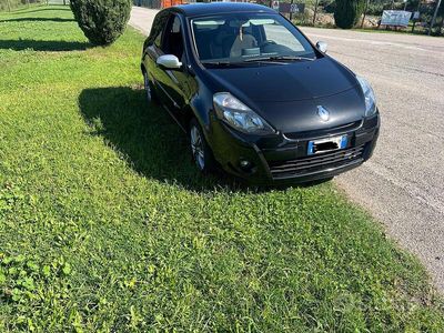 Brugt Renault Clio II 58 HK (42 kW) 2011 Sort Sedan