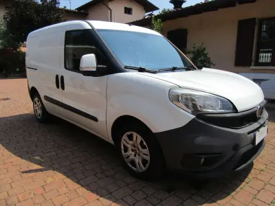 Usata Fiat Doblò 105 CV (77 kW) 2016 Bianco Monovolume