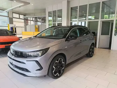 Gebraucht Opel Grandland X Ultimate 131 PS (96 kW) 2024 Silber SUV