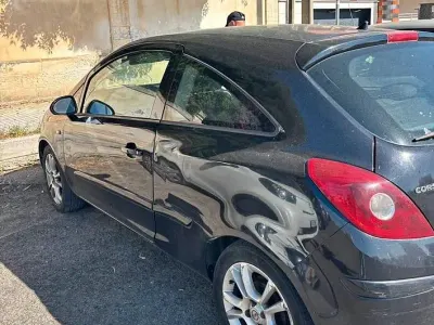 Usata Opel Corsa 90 CV (66 kW) 2007 Nero Utilitaria