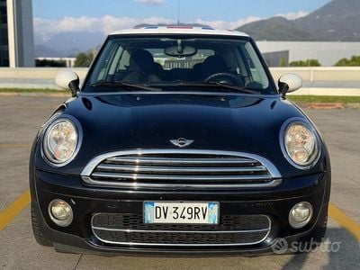 Usata Mini Cooper 109 CV (80 kW) 2009 Nero Utilitaria