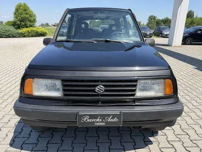 Usata Suzuki Vitara 82 CV (60 kW) 1992 Nero SUV