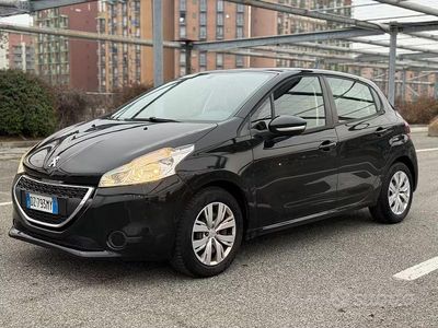 Usata Peugeot 208 Allure 81 CV (59 kW) 2015 Marrone Utilitaria