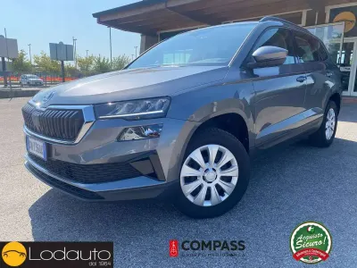 Usata Skoda Karoq Active 110 CV (80 kW) 2022 Argento SUV