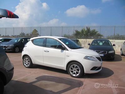Usata Lancia Ypsilon S 95 CV (69 kW) 2017 Bianco Utilitaria