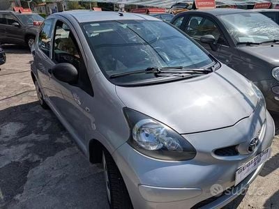 Usata Toyota Aygo 68 CV (50 kW) 2008 Grigio Utilitaria