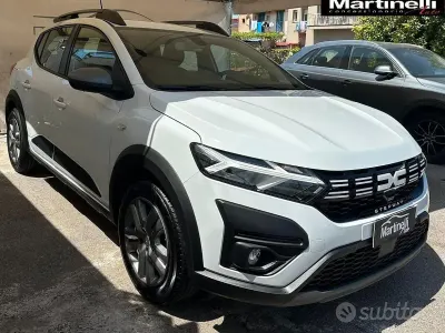 Usado Dacia Sandero Expression 101 CV (74 kW) 2023 Blanco Berlina