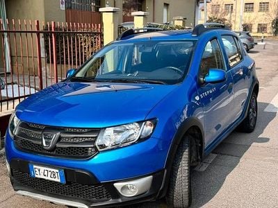 Usata Dacia Sandero Stepway 90 CV (66 kW) 2015 Blu Utilitaria