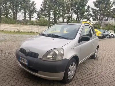 Occasion Toyota Yaris 65 ch (47 kW) 2003 Argent Berline