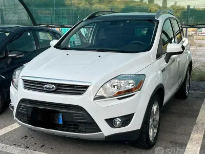 Usata Ford Kuga 163 CV (119 kW) 2011 Bianco SUV