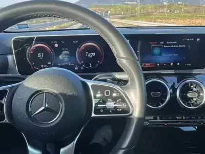 Begagnad Mercedes A180 136 HK (100 kW) 2019 Vit Sedan