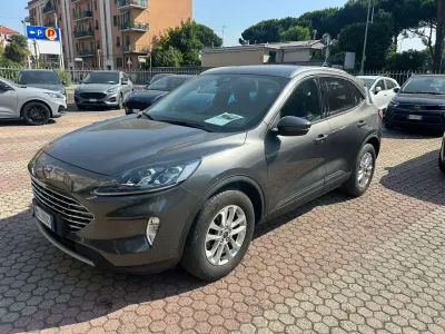 Usata Ford Kuga ST-Line 150 CV (110 kW) 2023 Grigio SUV
