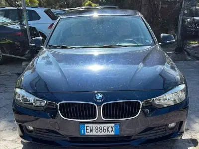 Usata BMW 318 143 CV (105 kW) 2014 Blu Berlina