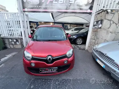 Usata Renault Twingo 69 CV (50 kW) 2015 Rosso Utilitaria