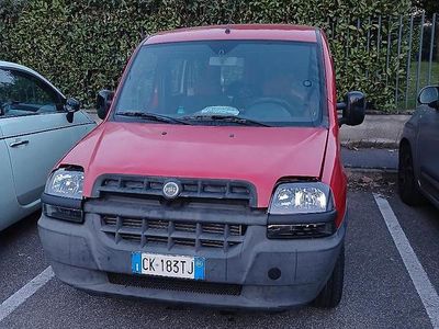 Usata Fiat Doblò 2004 Rosso Monovolume