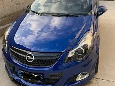 Usata Opel Corsa 75 CV (55 kW) 2010 Blu Utilitaria