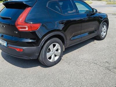 Usata Volvo XC40 Momentum 129 CV (94 kW) 2020 Nero SUV