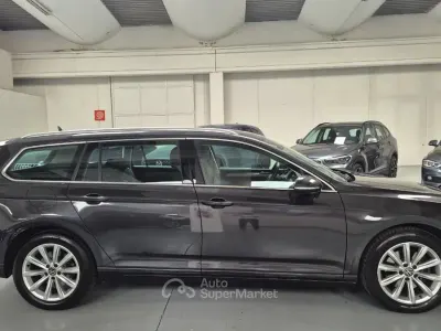 Usata VW Passat Business 150 CV (110 kW) 2022 Grigio Station wagon
