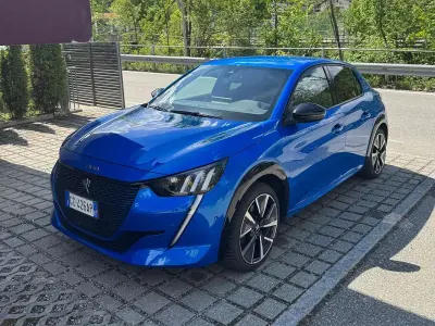 Usata Peugeot 208 GTi 100 kW (136 CV) 2020 Blu/azzurro Utilitaria