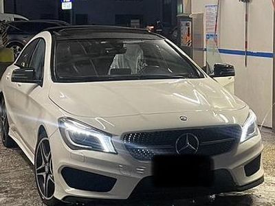 Begagnad Mercedes CLA200 AMG 136 HK (100 kW) 2015 Vit Sedan