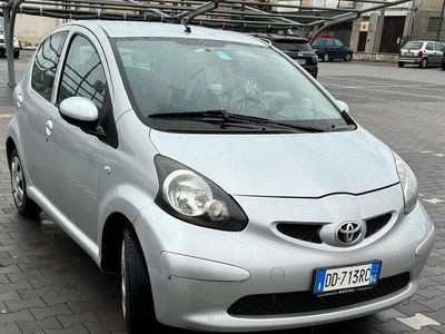 usata Toyota Aygo 1.0 benzina cambio automatico