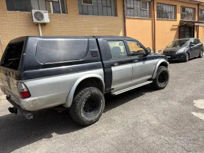 Usata Mitsubishi L200 100 CV (73 kW) 1998 Nero Pick-up