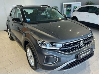 Usata VW T-Roc Life 116 CV (85 kW) 2025 Grigio SUV