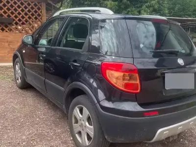 Usata Fiat Sedici Dynamic 120 CV (88 kW) 2008 Nero SUV