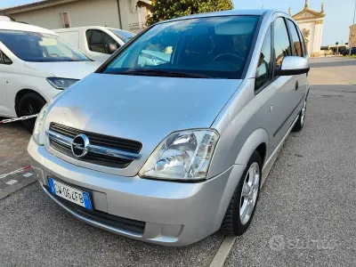 Usata Opel Meriva 101 CV (74 kW) 2005 Grigio Monovolume