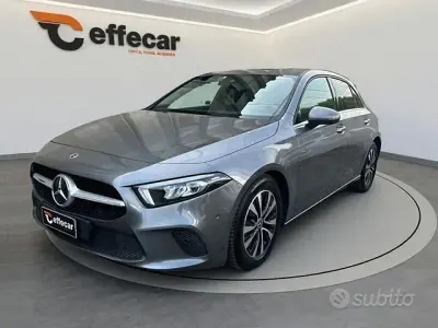 Usata Mercedes A180 Business 116 CV (85 kW) 2021 Grigio Berlina