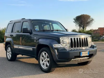 Usata Jeep Cherokee Limited 177 CV (130 kW) 2009 Bluazzurro SUV