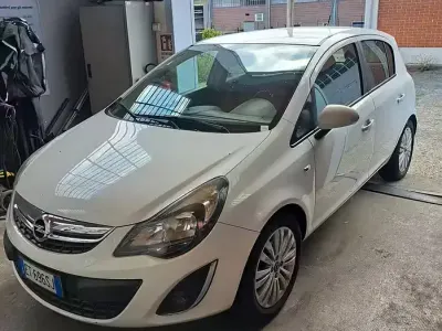 Usata Opel Corsa Edition 85 CV (62 kW) 2014 Bianco Utilitaria