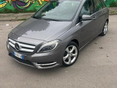 Mercedes B200