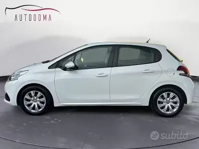 Usata Peugeot 208 Access 68 CV (50 kW) 2017 Bianco Utilitaria