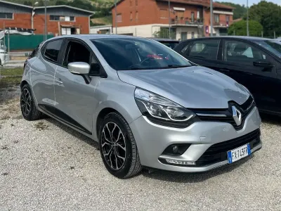 Usata Renault Clio 90 CV (66 kW) 2019 Grigio Utilitaria