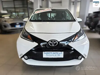 Usata Toyota Aygo Cool 69 CV (50 kW) 2014 Bianco Utilitaria