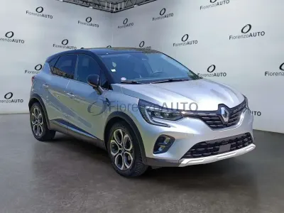 Usata Renault Captur Intens 101 CV (74 kW) 2021 Argento SUV