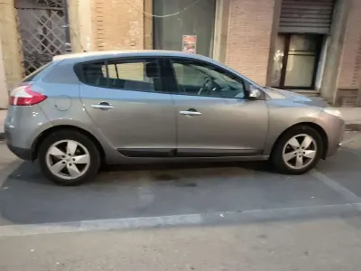 Usata Renault Mégane III 110 CV (80 kW) 2010 Grigio Berlina
