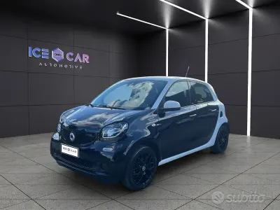 Usata Smart ForFour Passion 90 CV (66 kW) 2017 Nero Utilitaria