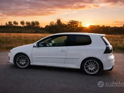 Begagnad VW Golf V GTI 200 HK (147 kW) 2007 Sedan