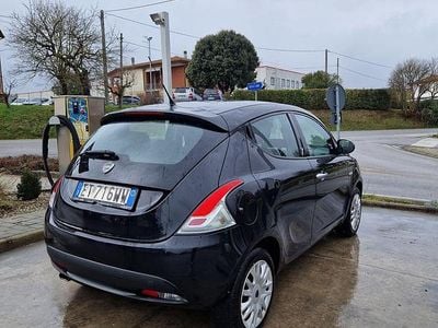 Usata Lancia Ypsilon 69 CV (50 kW) 2014 Nero Utilitaria