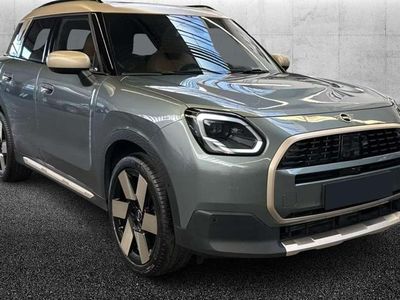Verde Usata 2023 Mini Cooper Countryman Favoured SUV | 38.950 € (Molto cara)