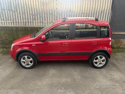 Usata Fiat Panda Climbing 69 CV (50 kW) 2012 Rosso Utilitaria