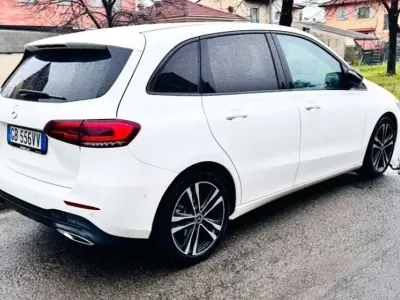 Usata Mercedes B180 116 CV (85 kW) 2020 Bianco Utilitaria