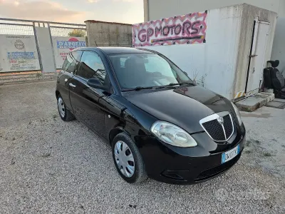 Usata Lancia Ypsilon 75 CV (55 kW) 2009 Nero Utilitaria