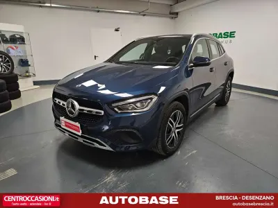 Usata Mercedes GLA200 150 CV (110 kW) 2023 Blu/azzurro SUV