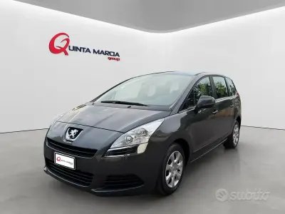 Usata Peugeot 5008 115 CV (84 kW) 2013 Grigio Monovolume