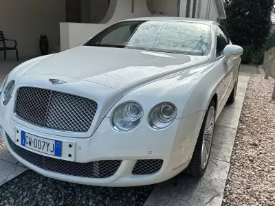 Usata Bentley Continental GT Mulliner 610 CV (448 kW) 2009 Bianco pastello Coupé